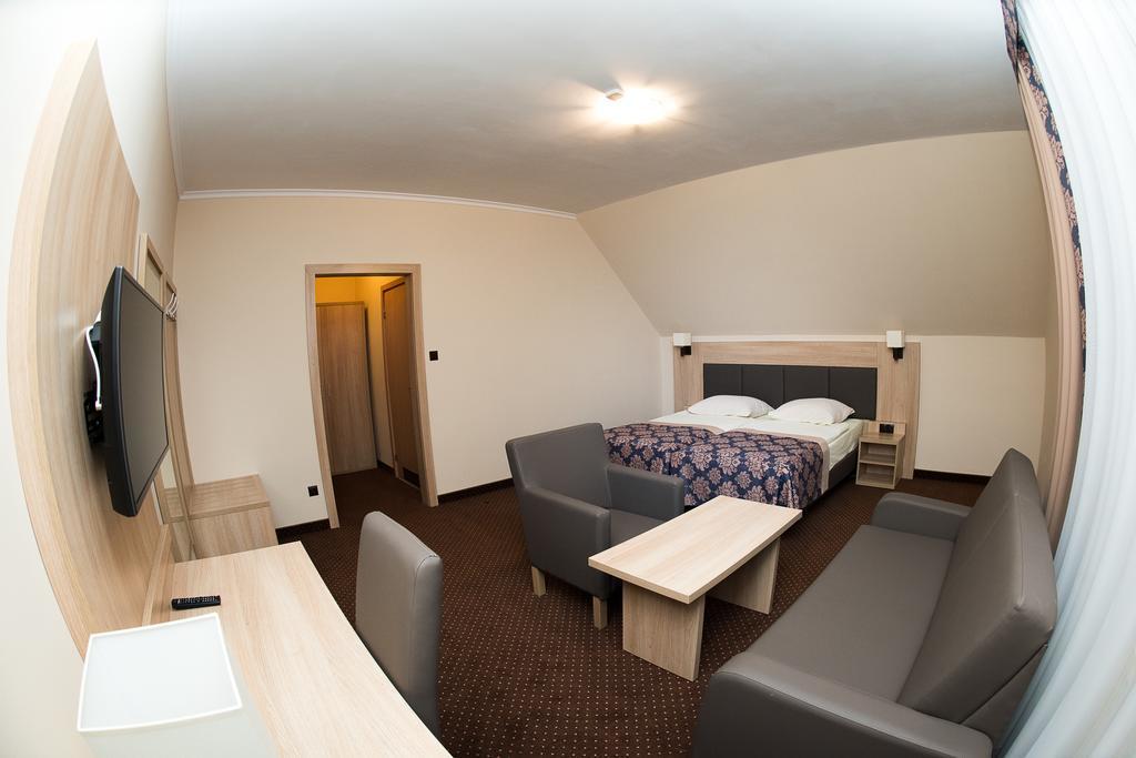 Motel Db2000 Biłgoraj Habitación foto