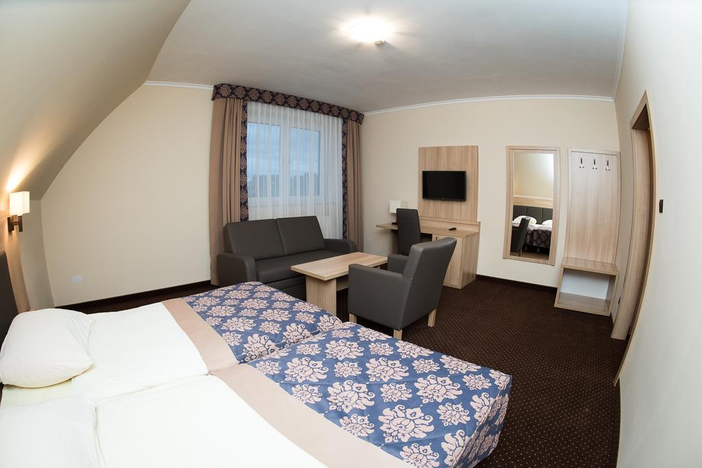 Motel Db2000 Biłgoraj Habitación foto