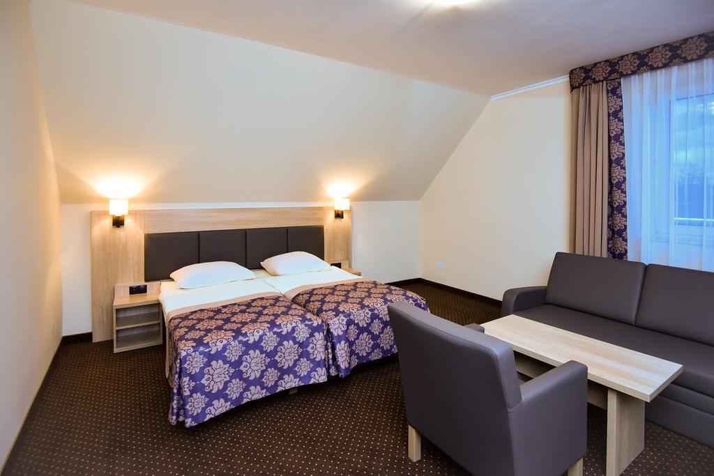 Motel Db2000 Biłgoraj Habitación foto