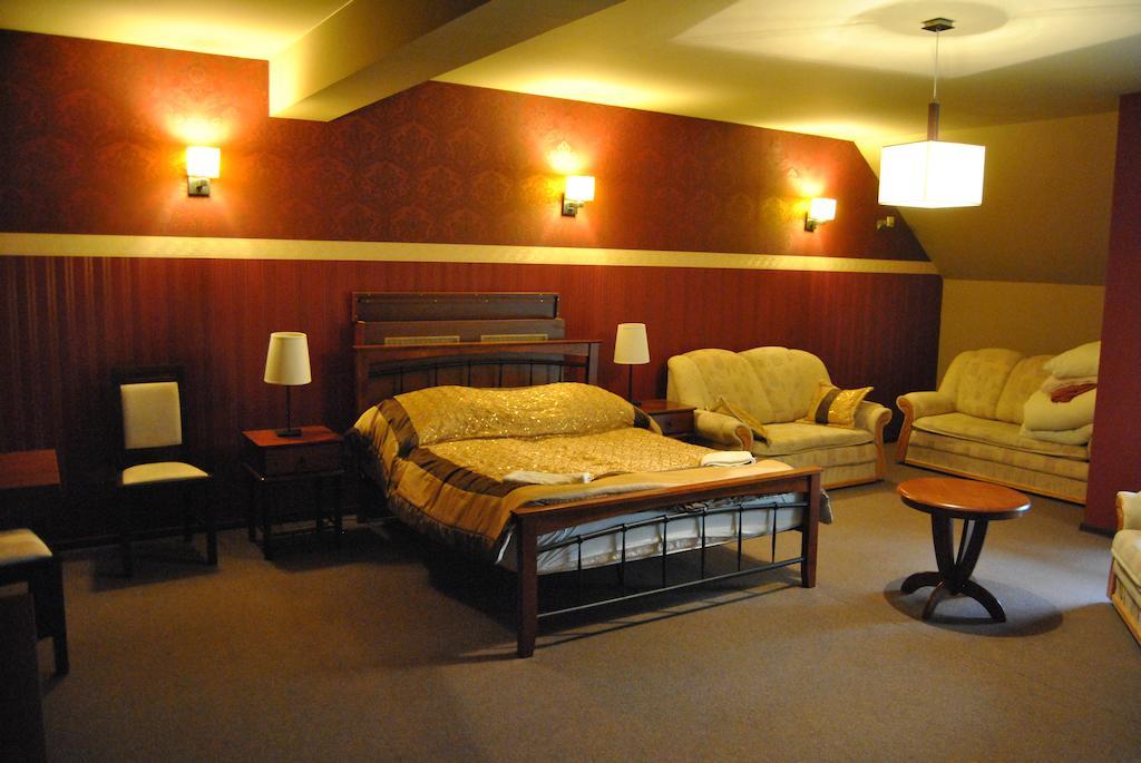 Motel Db2000 Biłgoraj Habitación foto