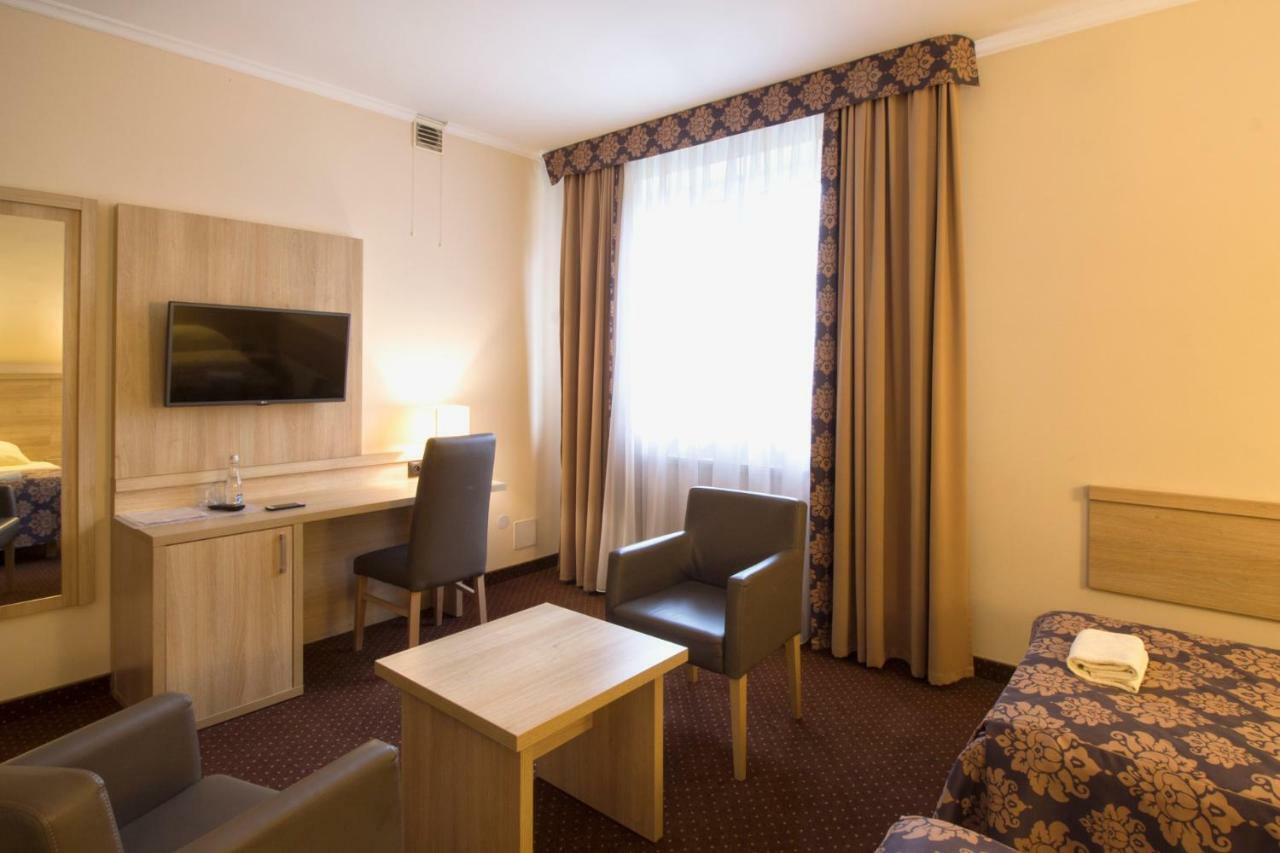 Motel Db2000 Biłgoraj Exterior foto